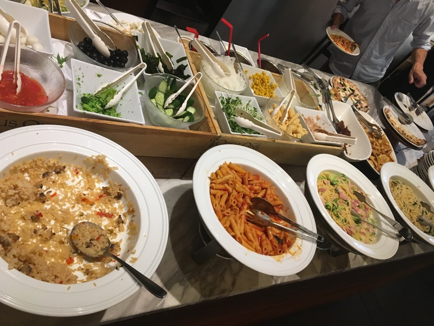 新宿サブナード イタリアン食べ放題 サルバトーレ 日記